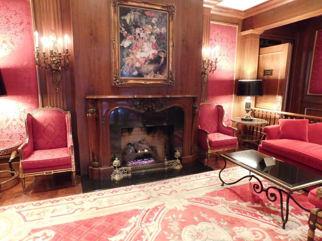Pine Inn - Carmel photo 3