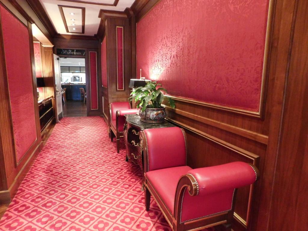 Pine Inn - Carmel photo 4