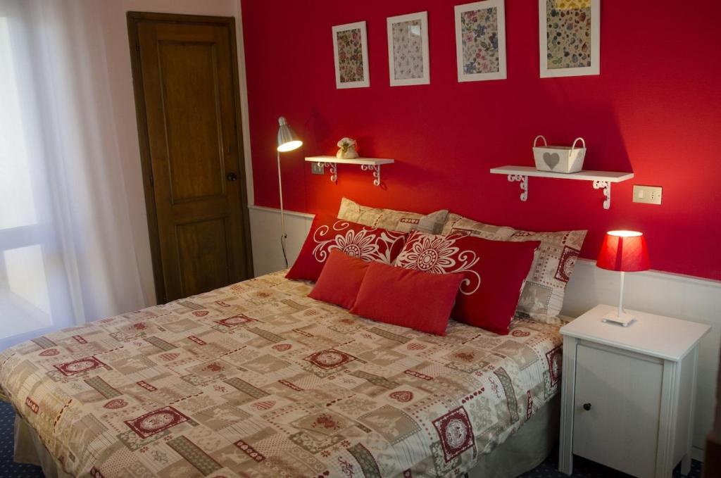 Albergo al Sole Zoldo Alto - Tap to explore photos