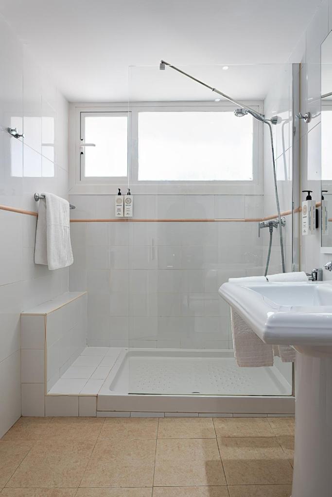 Hotel Araxa - Adults Only - Tap to explore photos