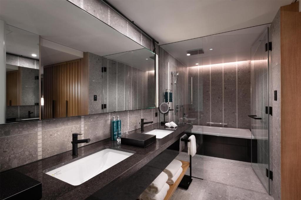Hilton Kyoto Room Type - KING DELUXE SUITE