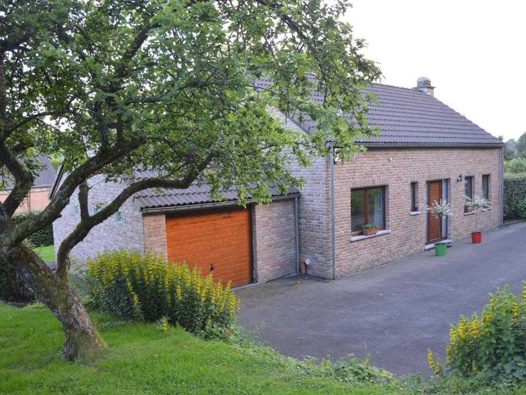 Modern Holiday Home in Stavelot with Fireplace photo 1