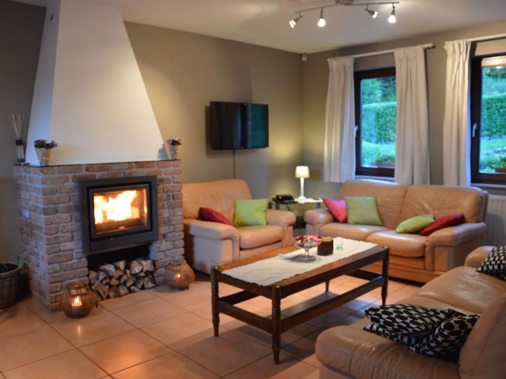 Modern Holiday Home in Stavelot with Fireplace photo 3