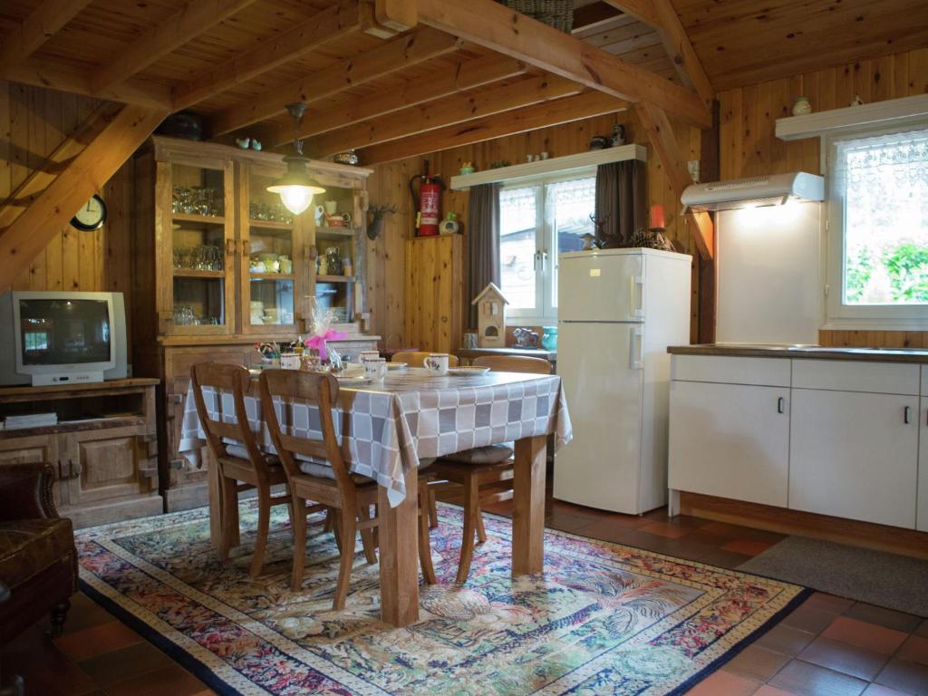 Luxurious Chalet in Oud Turnhout with Large Garden photo 2