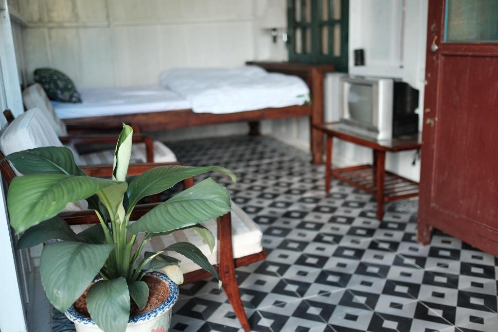 Nha Gio - The Dalat Old Home