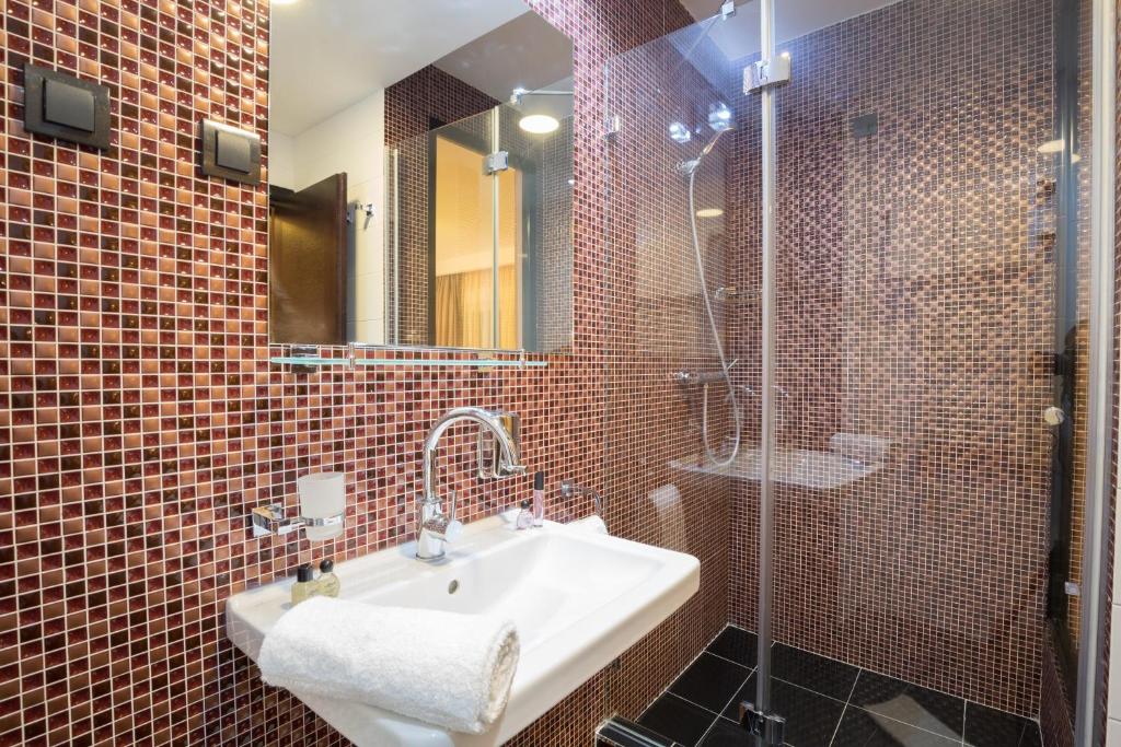 Двухместный (Номер Делюкс с кроватью размера «king-size»), Hotel Sterling
