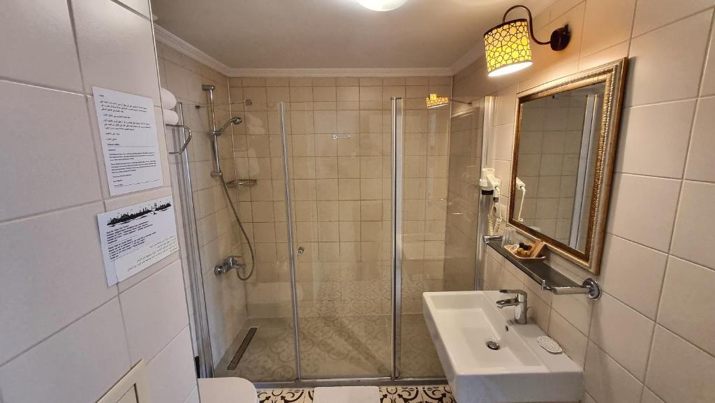 Venue Hotel Istanbul Old City Room Type - Deluxe Double or Twin Room