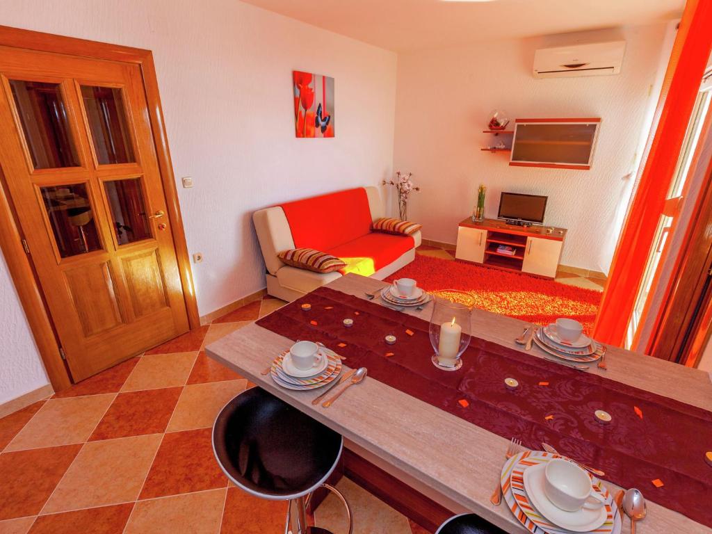 Beautiful Apartment in Dramalj Croatia with Swimming Pool photo 3