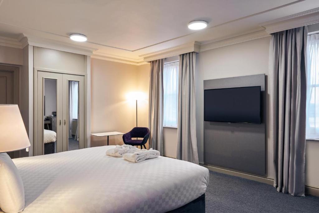 Exeter Rougemont Station Experience By Palette Resorts, Devon