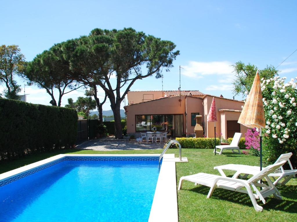 Beautiful Holiday Home in Esclanya with Swimming Pool photo 3