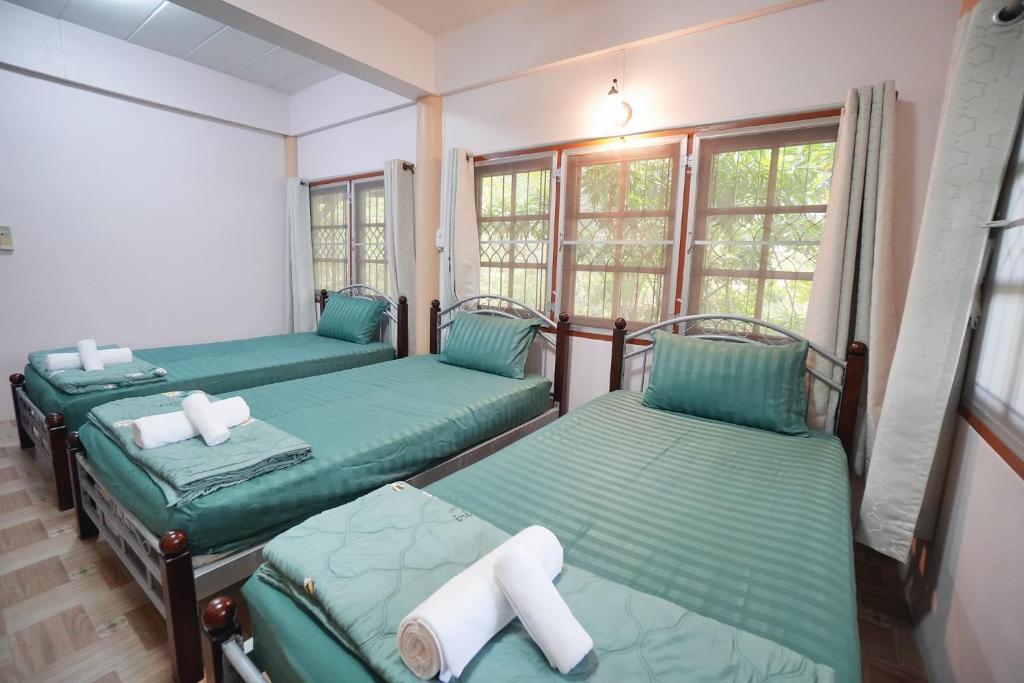 บ้านห้วยลูกนกฟาร์มสเตย์ Banhuailuknok Farmstay - Tap to explore photos