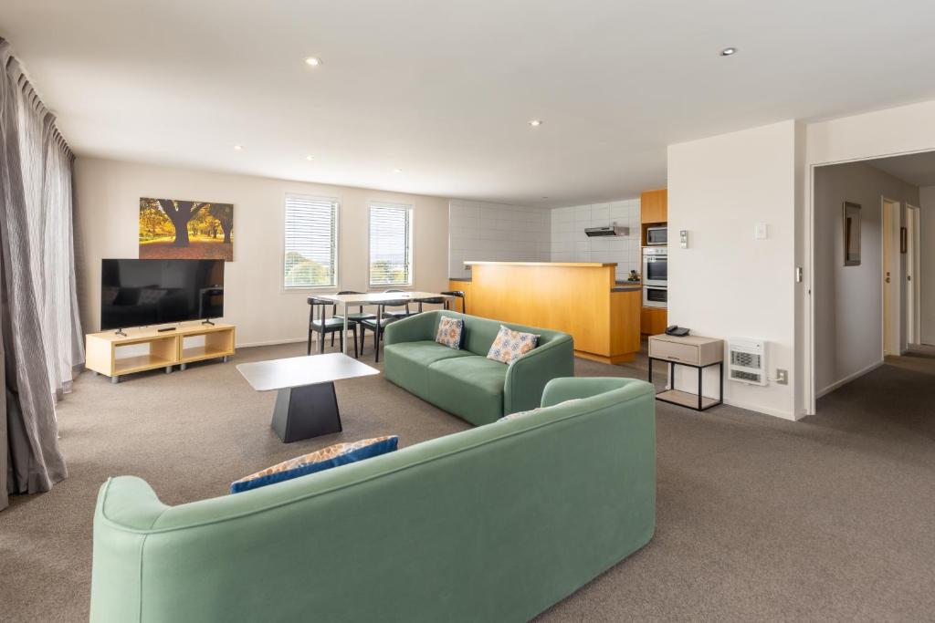 Quest Cathedral Junction Serviced Apartments - Tap to explore photos