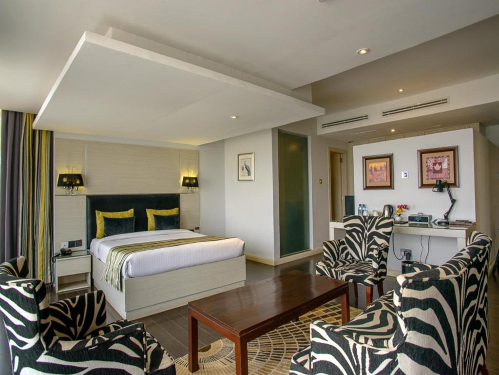 Cloud Hotel & Suites photo 2