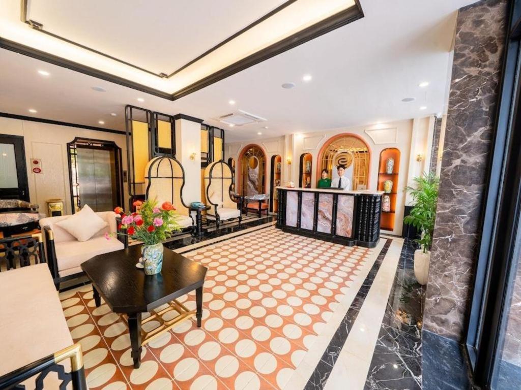 San Quinze Hanoi Hotel - Tap to explore photos