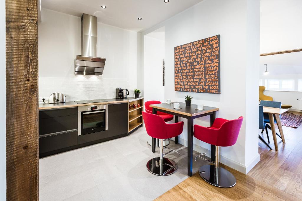Апартаменты (Апартаменты в пентхаусе с 2 спальнями и террасой), Riga Lux Apartments - Skolas