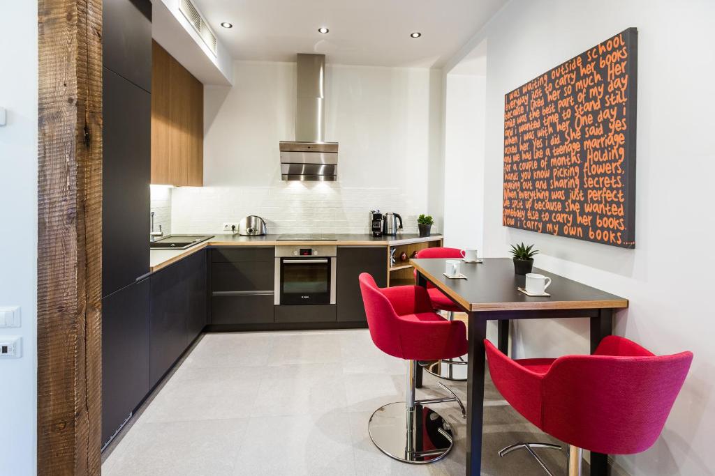 Апартаменты (Апартаменты в пентхаусе с 2 спальнями и террасой), Riga Lux Apartments - Skolas