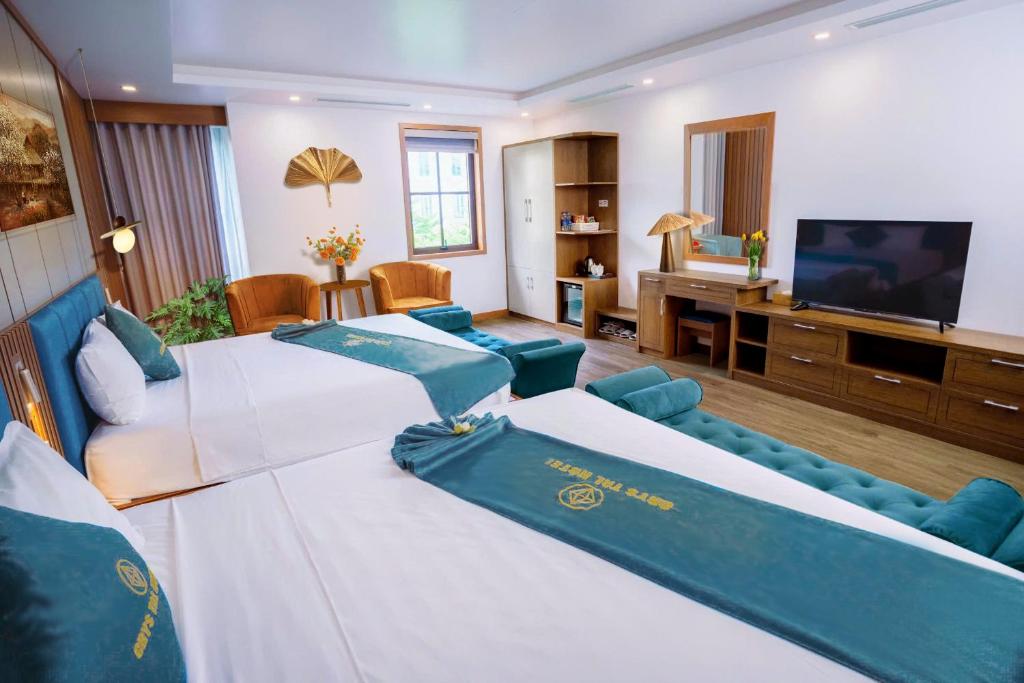 Crysstall Halong Boutique Hotel - Tap to explore photos