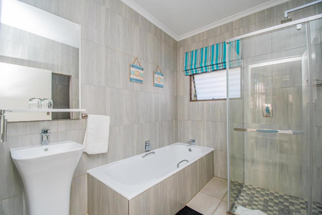 Glen Maine Guest House Room Type - Standard Twin Room