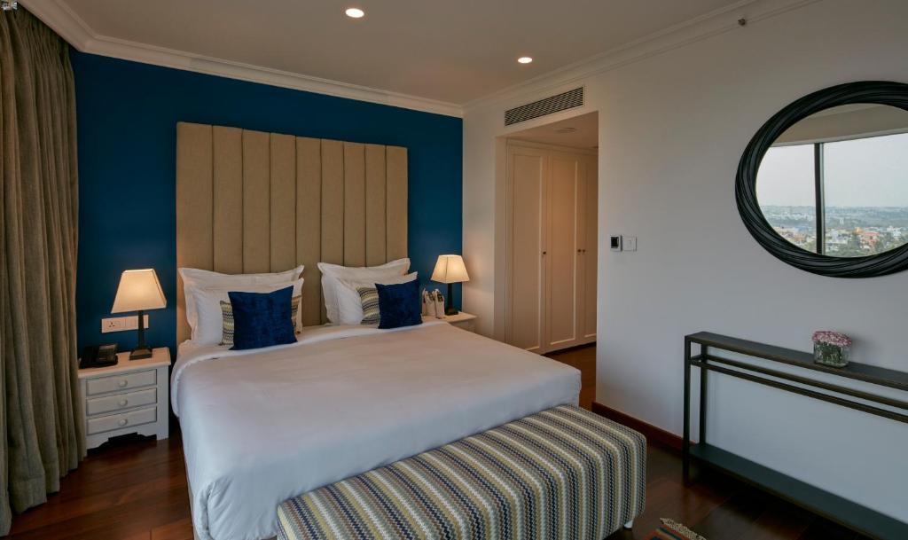 Сьюит (Library Suite), The Waverly Hotel & Residences