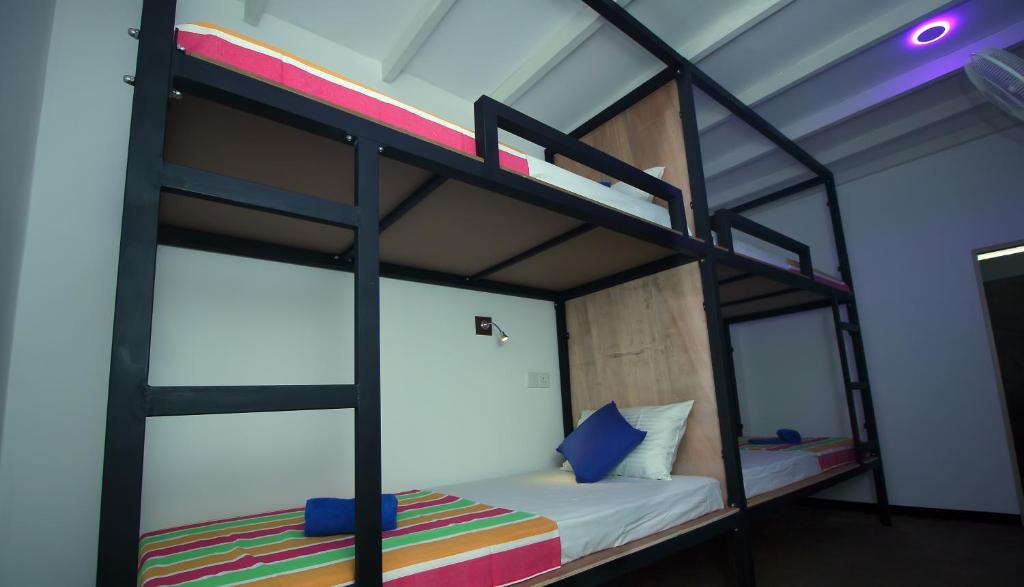 Номер (Кровать в общем 4-местном номере для мужчин и женщин), Back Pack Beach Hostel and Guest House