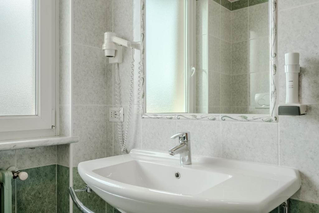 Hotel Nuova Barcaccia Room Type - Superior Double Room