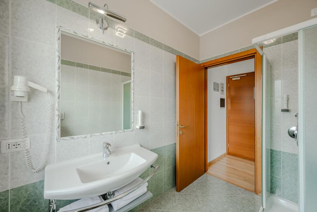 Hotel Nuova Barcaccia Room Type - Comfort Triple Room