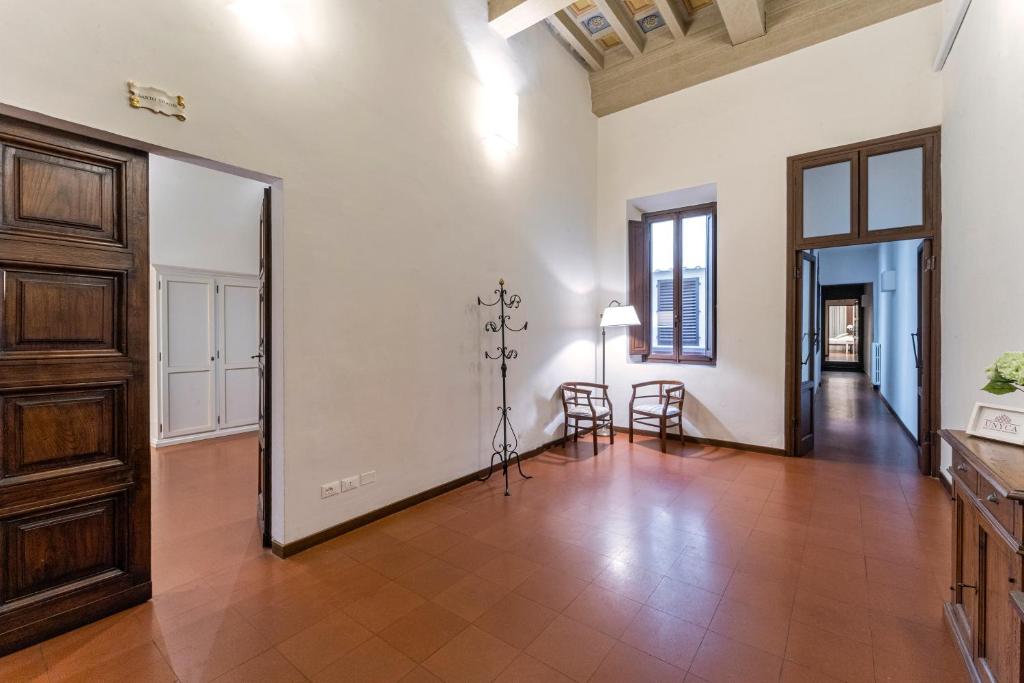 UNYCA- Elegant En-suite "San Giovanni" - Tap to explore photos