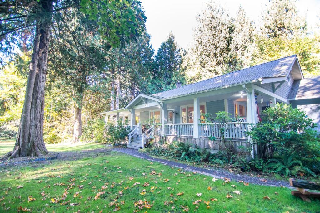 Mountain Meadows Inn & Chalet Suites photo 3