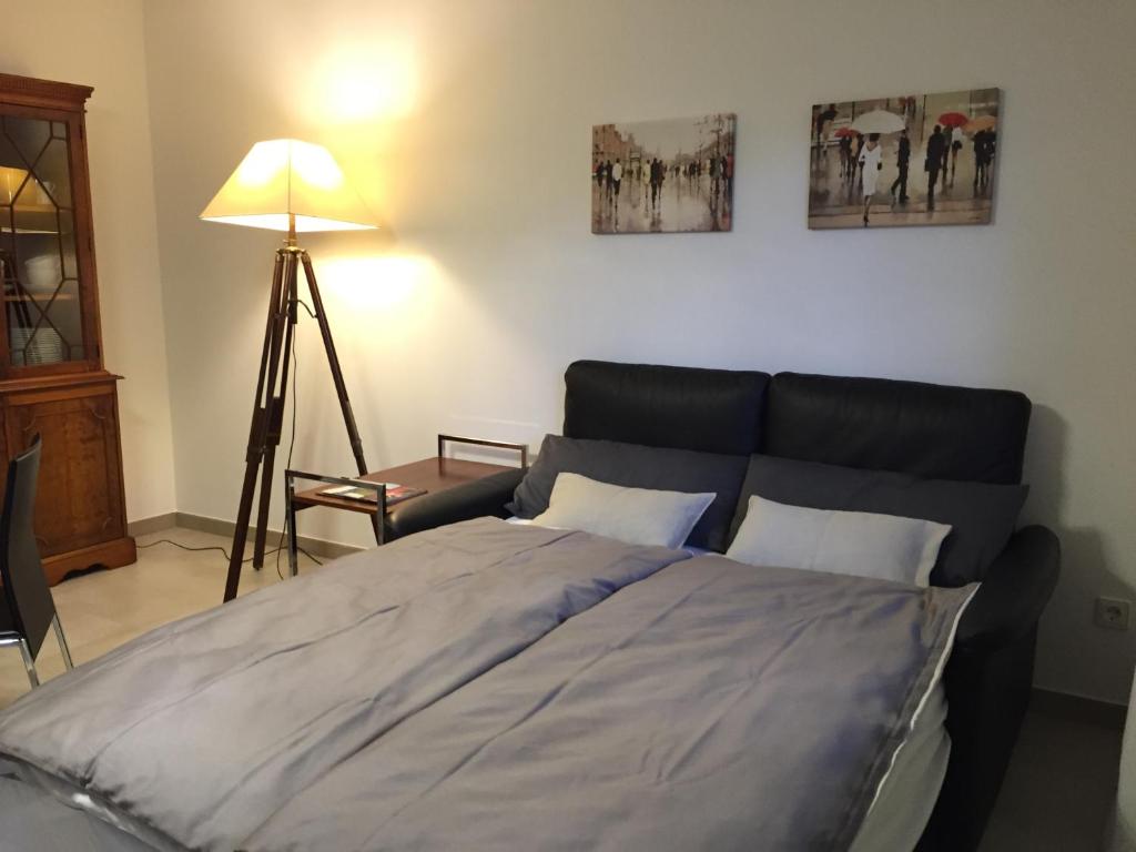 Apartment - zentrumsnah, eigener Parkplatz und großer Balkon ins Grüne photo 4