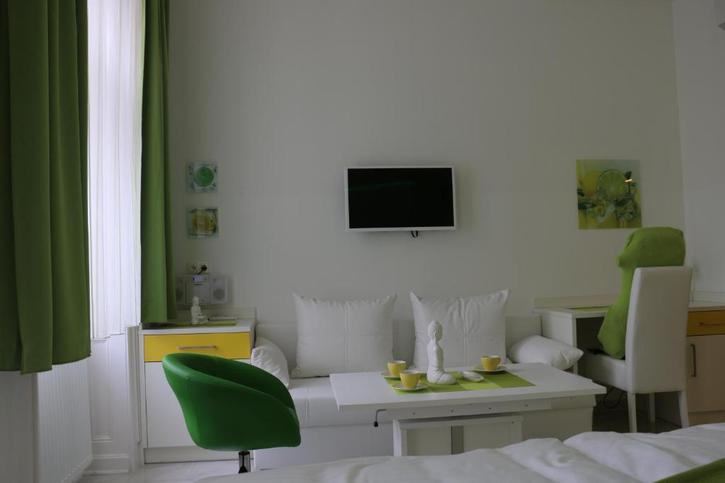 Студио (Номер-студио с джакузи), CH-Wellnessapartments