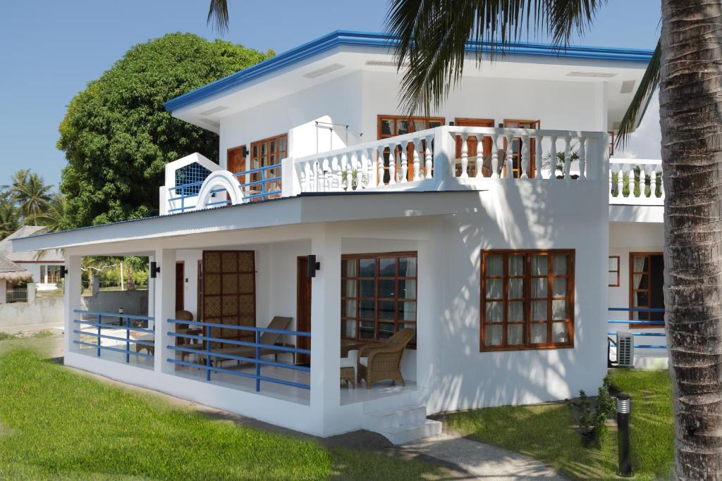 Villa in Blue photo 1