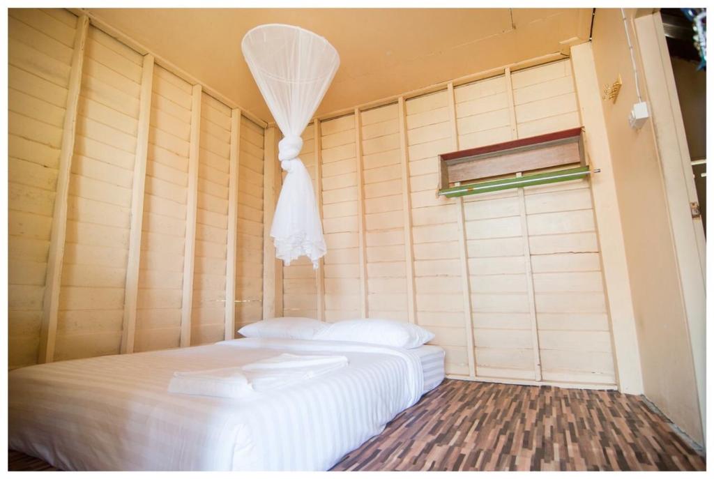 Номер (Стандартное бунгало с вентилятором), Prompakdee Kohmak Resort
