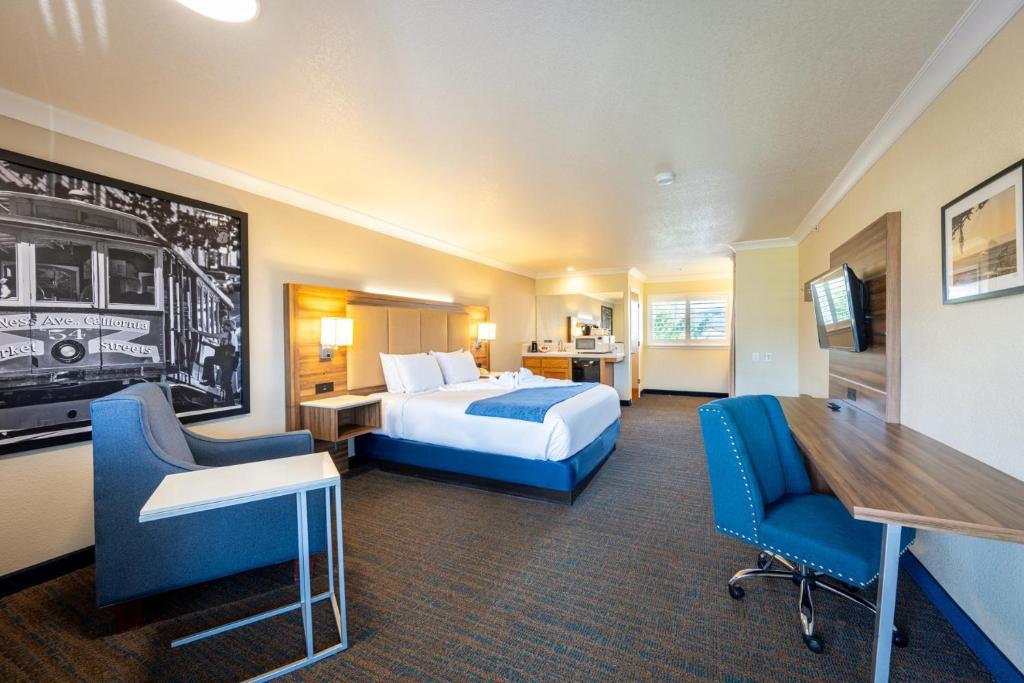 Cayucos Beach Inn - Tap to explore photos
