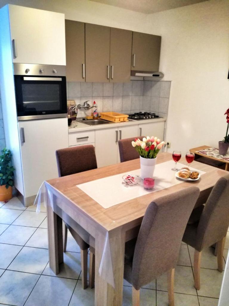 Apartments Pecotić photo 4