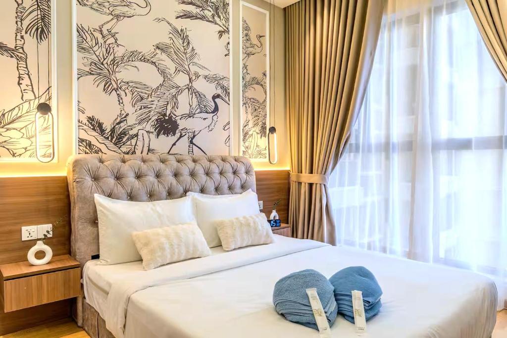 Country Garden Danga Bay by Lions Bay