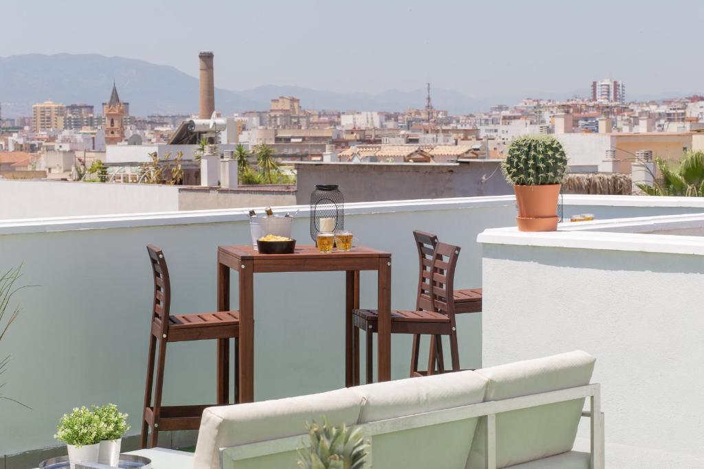 C56 - Studio with amazing terrace in the centre, Malaga