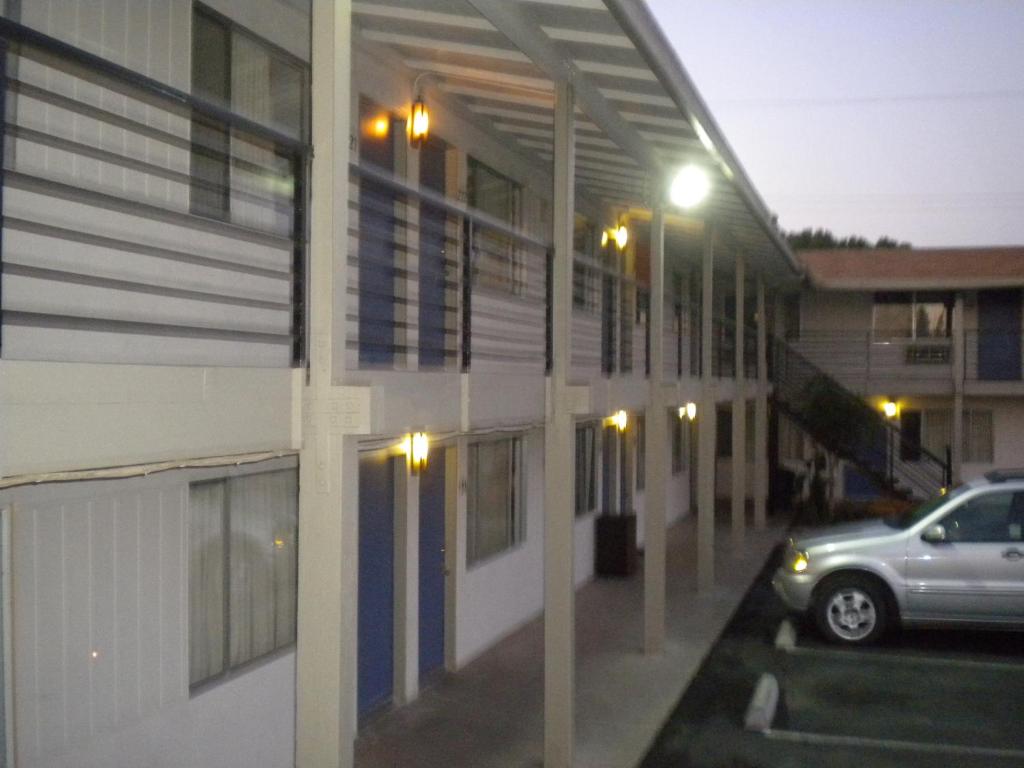 Wasco Inn Motel image