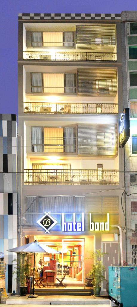 Hotel Bond photo 1
