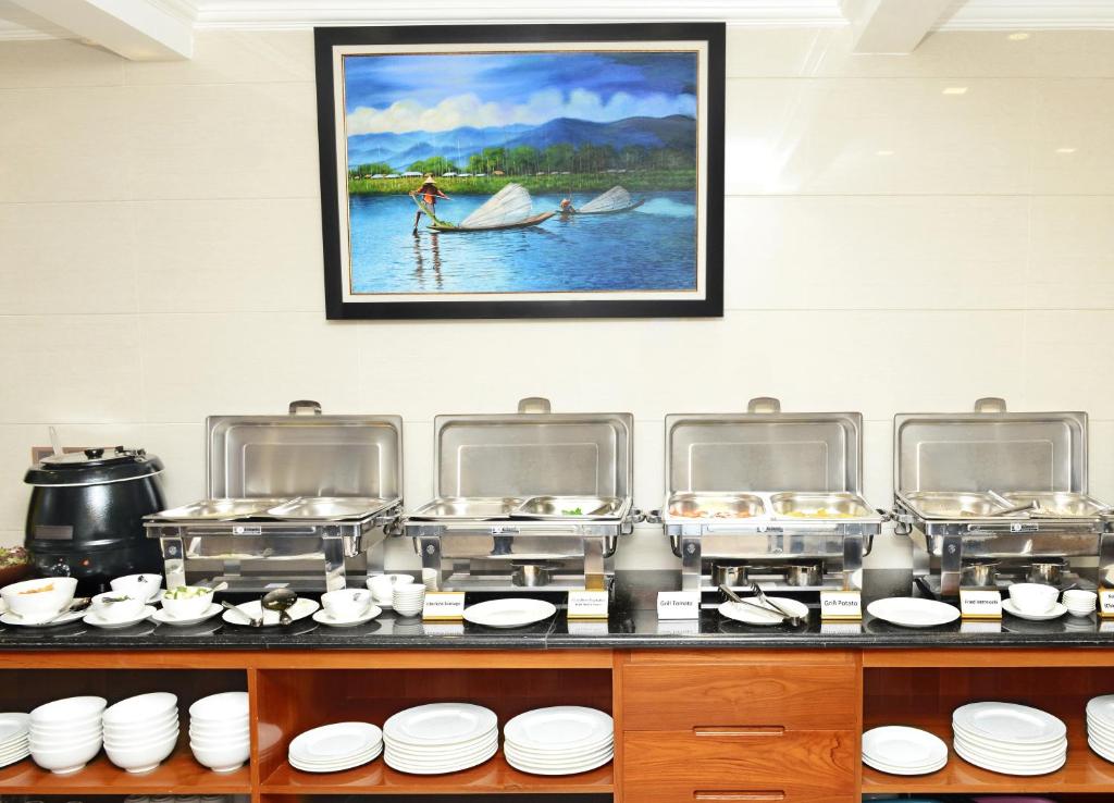Hotel Bond photo 4