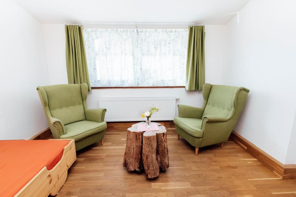 Alte Kass Hotel und Kaffeehaus Room Type - Deluxe Double Studio