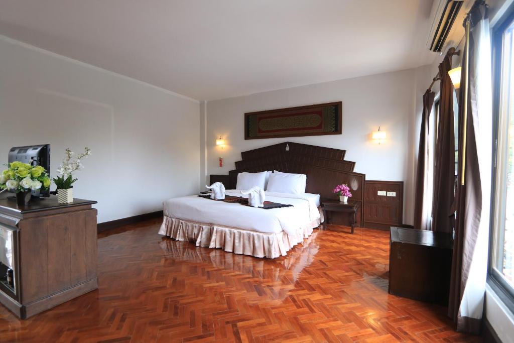 Baiyoke Chalet Hotel photo 1