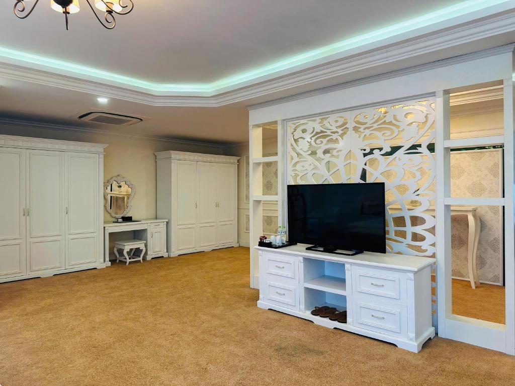 Muong Thanh Grand Quang Tri Hotel Room Type - Presidential Suite