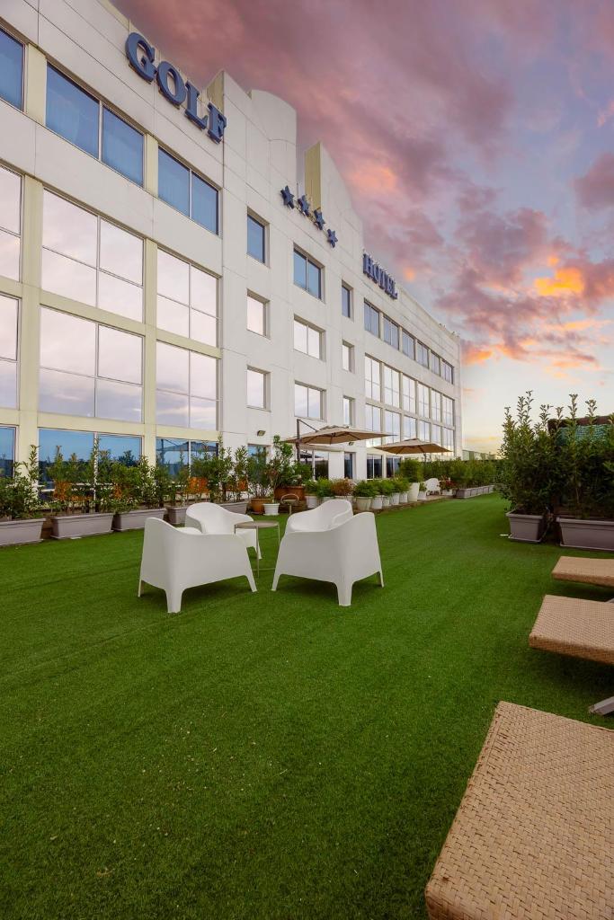 Residence Golf Hotel - Tap to explore photos