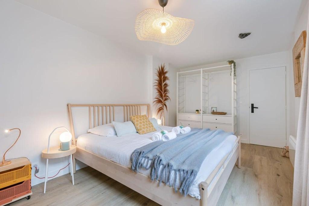 Casiola - Boulevard apartment near the beach - Tap to explore photos