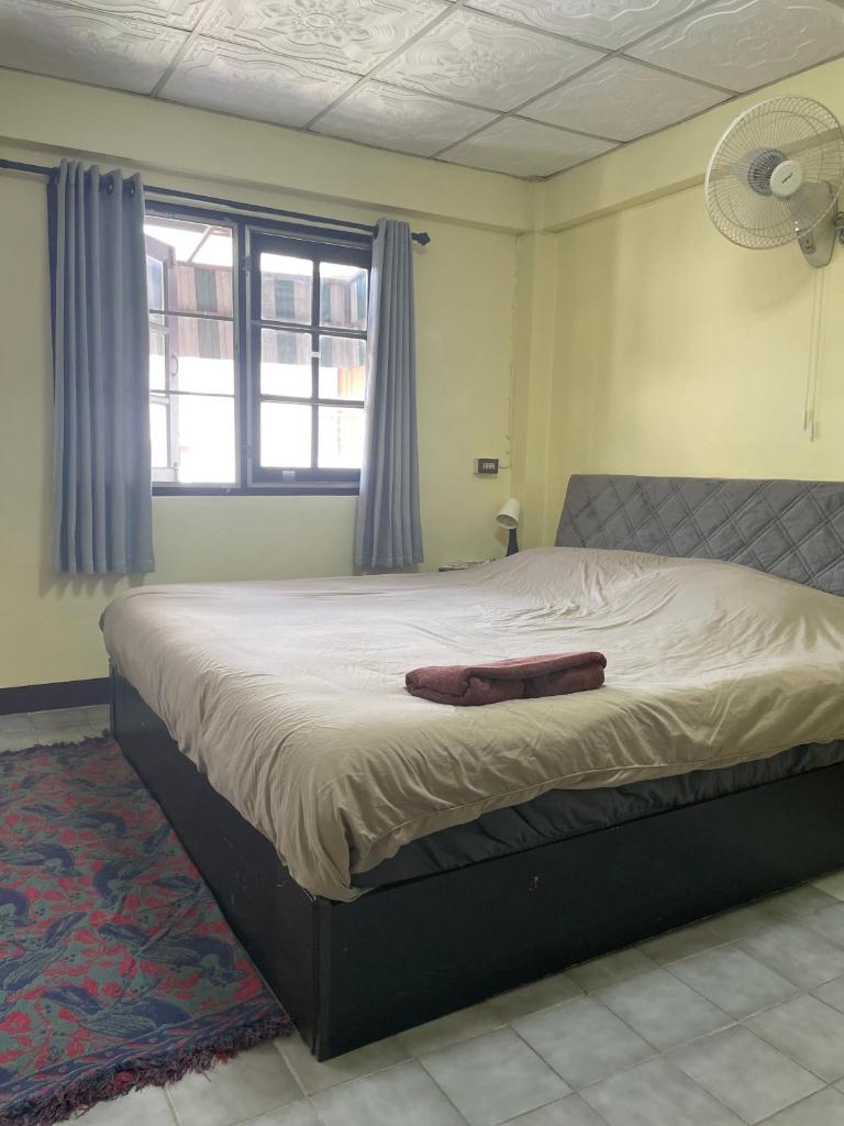 Haiya Guesthouse room 9 - Tap to explore photos