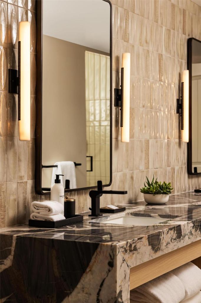 Grand Hyatt Scottsdale Resort - Tap to explore photos