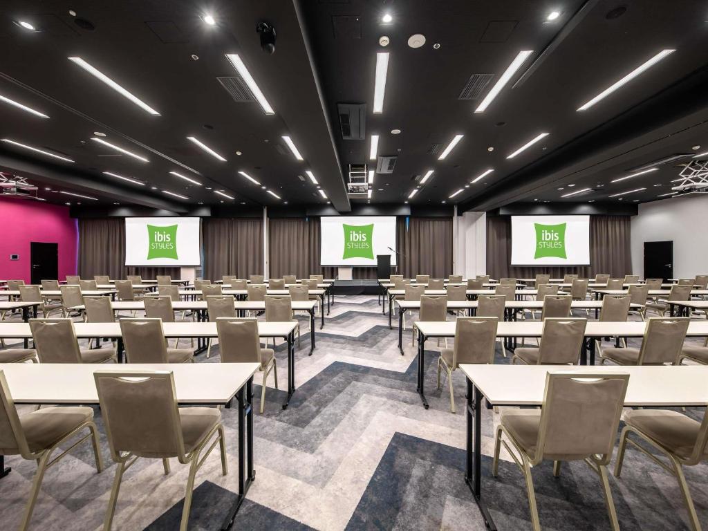ibis Styles Wroclaw Centrum - Tap to explore photos
