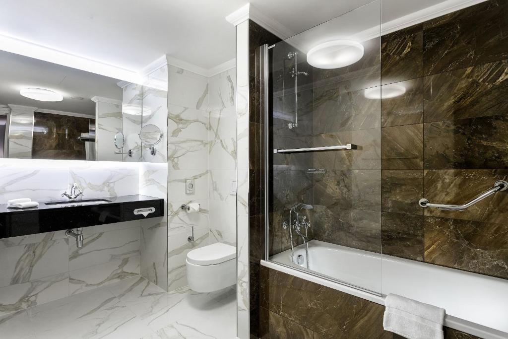COSMOPOLITAN Hotel Prague photo 2
