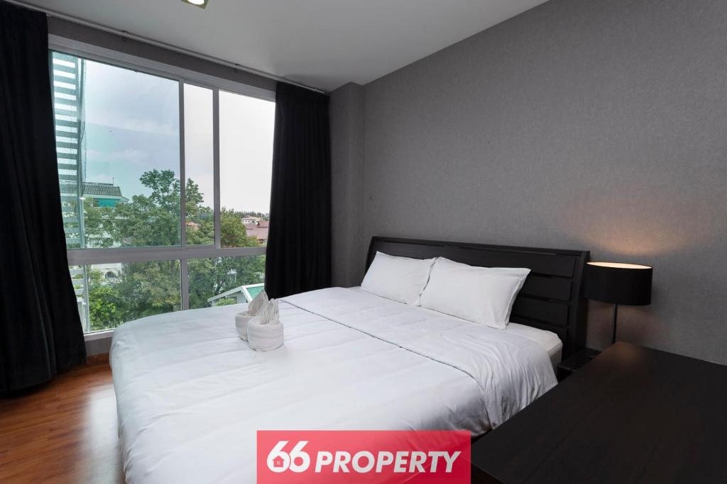 Rooms of Chiang Mai Light Suan Dok, View, Work