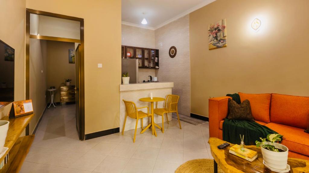 Sakina Nook, Arusha